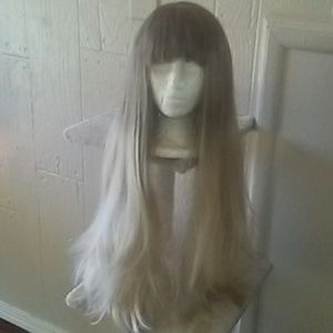 Gorgeous blonde Ombre 26 In. Wig